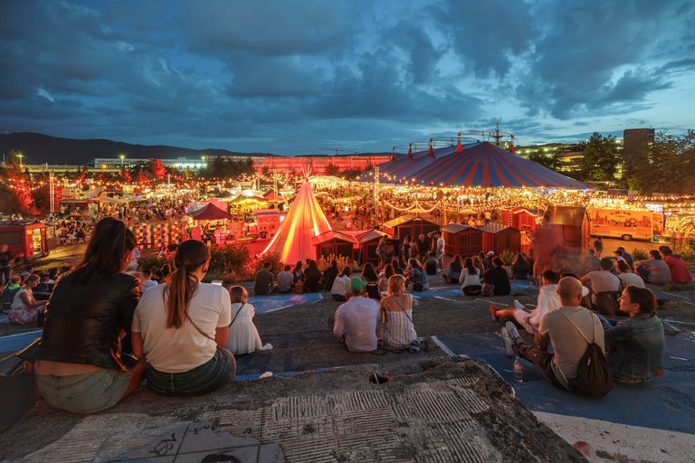 Kulinarisches Festival in Zürich zieht zahlreiche Besucher an